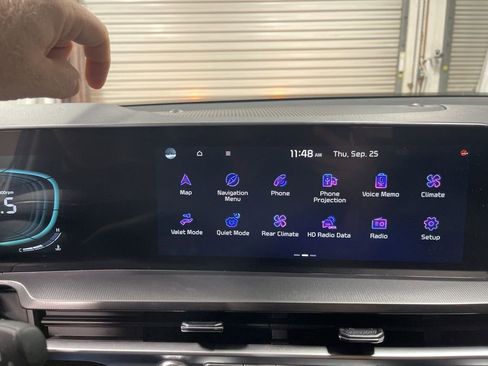 Used 2025 Kia Telluride S image 33