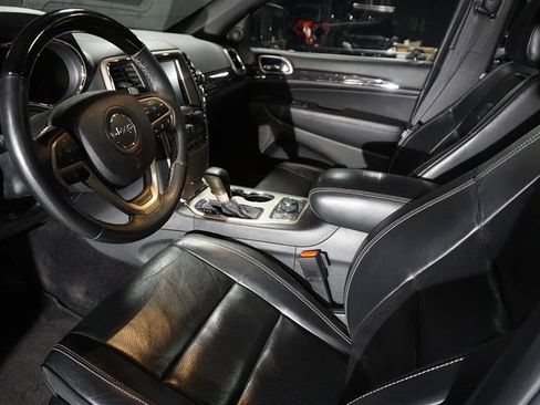 Used 2017 Jeep Grand Cherokee Overland w/ Jeep Active Safety Group image 10