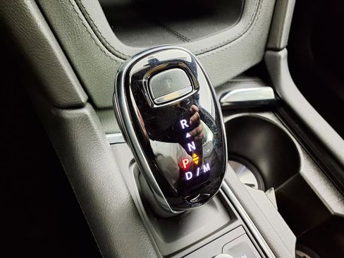 Certified 2025 Cadillac XT5 Premium Luxury image 21