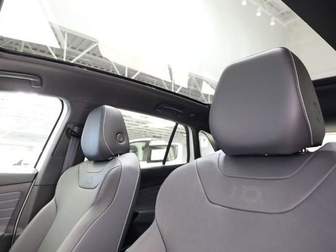 Used 2023 Volkswagen ID.4 Pro S Plus image 24