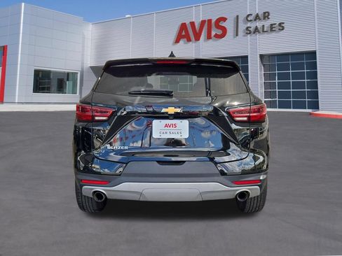 Used 2025 Chevrolet Blazer LT FWD image 13
