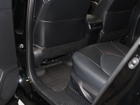 Certified 2021 Toyota Highlander XLE image 43