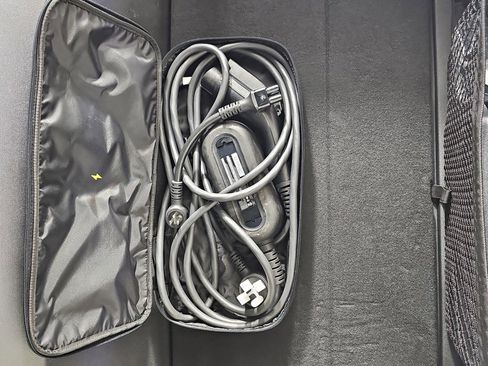 Used 2022 Rivian R1S Launch Edition image 14