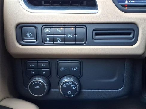 Used 2023 Chevrolet Tahoe Premier image 12