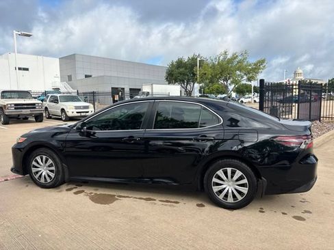 Used 2023 Toyota Camry LE FWD image 8
