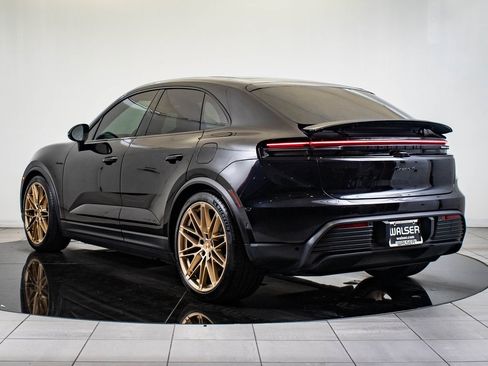 Certified 2024 Porsche Macan 4 Electric image 3