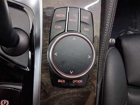 Certified 2023 BMW 530e 530e w/ M Sport Package image 31