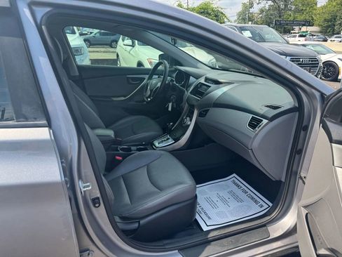 Used 2012 Hyundai Elantra Limited image 21