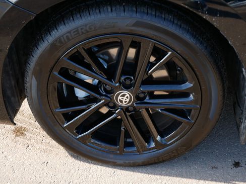 Used 2025 Toyota Camry SE w/ Multimedia Upgrade Package image 15