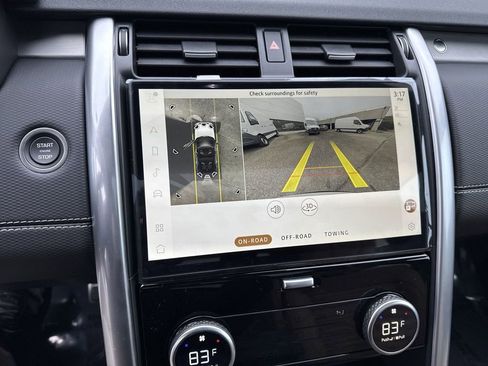 New 2025 Land Rover Discovery Dynamic SE image 21