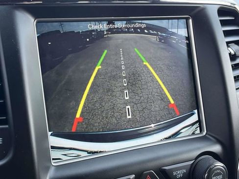 Used 2018 Jeep Grand Cherokee Limited image 32