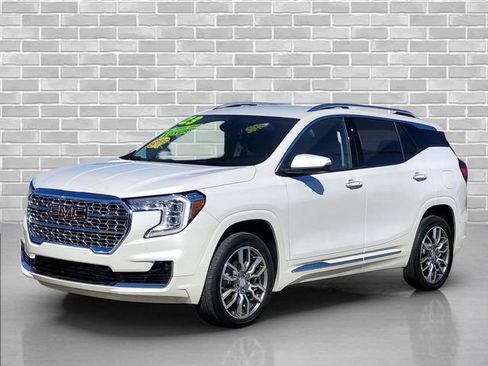 Used 2023 GMC Terrain Denali AWD/4WD image 2