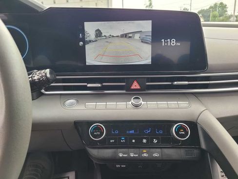Used 2024 Hyundai Elantra SEL FWD image 26