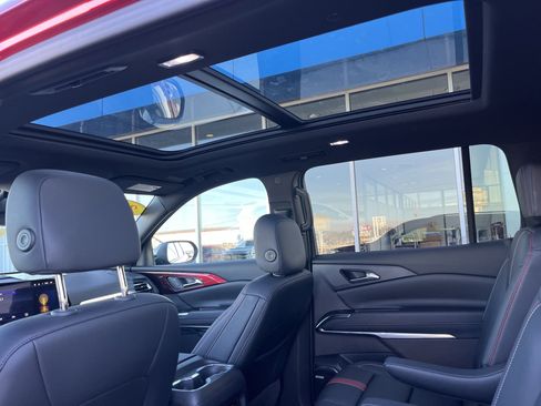 Used 2024 Chevrolet Traverse RS w/ LPO, Floor Liner Package image 4