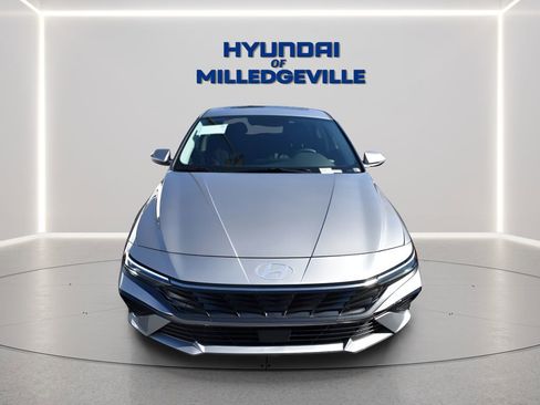 New 2026 Hyundai Elantra Limited FWD image 6