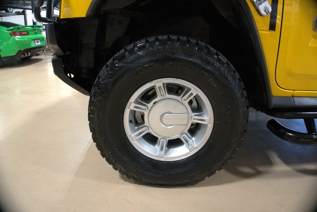 Used 2003 HUMMER H2 w/ Preferred Equipment Group AWD/4WD image 35