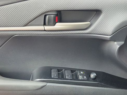 Used 2025 Toyota Camry SE image 26