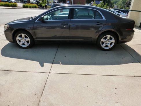 Used 2010 Chevrolet Malibu LS image 6