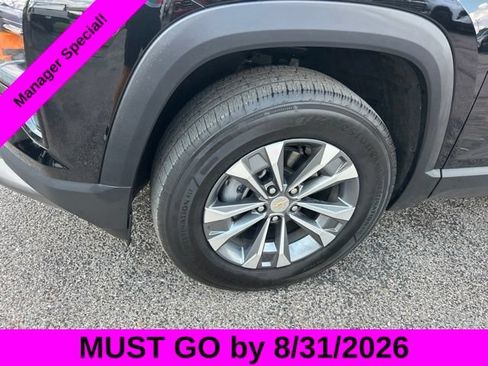 Used 2025 Chevrolet Equinox LT w/ Safety and Technology Package FWD image 10