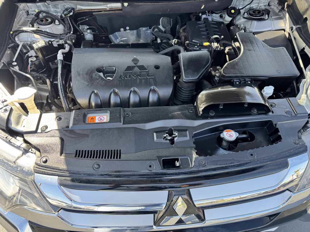 Used 2018 Mitsubishi Outlander ES FWD image 24