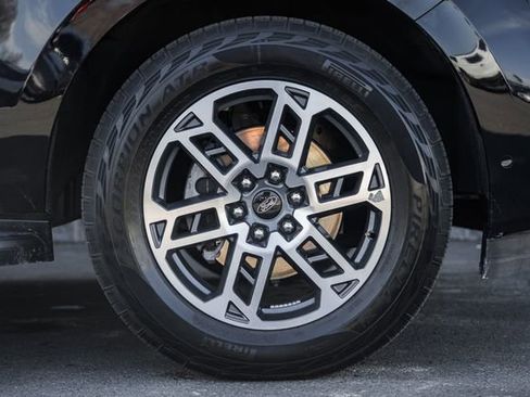 Used 2025 Ford Expedition Active image 27