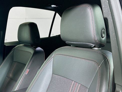 Used 2023 Chevrolet Equinox RS image 19