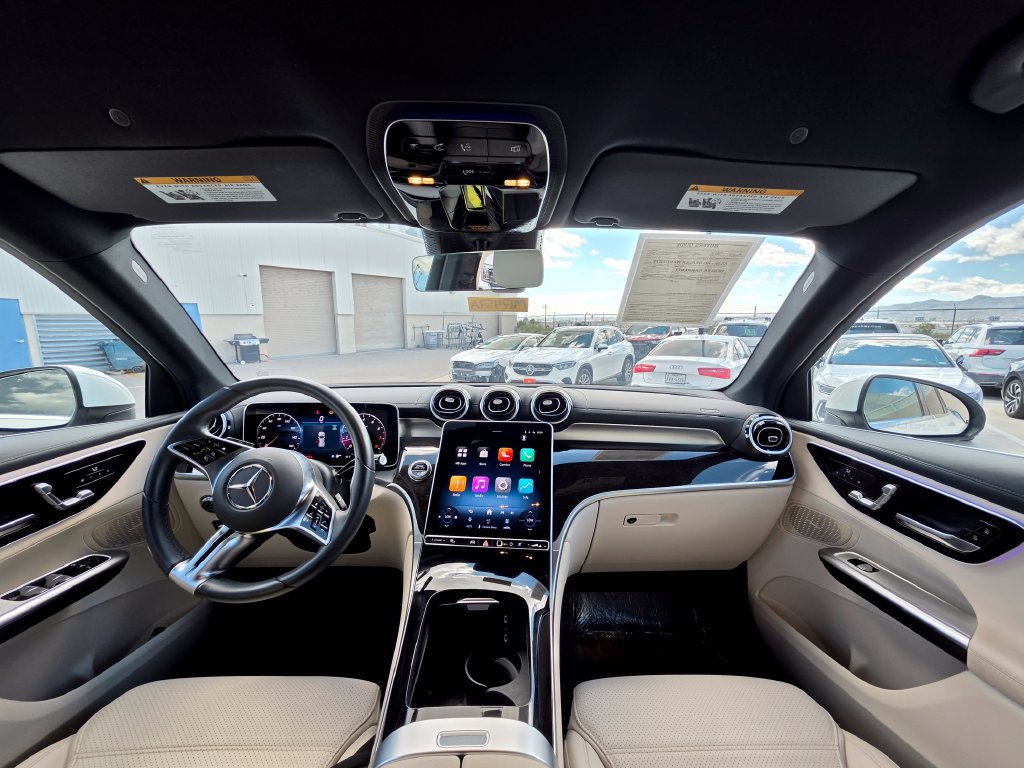 Used 2025 Mercedes-Benz GLC 300 image 17