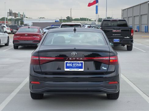 Used 2025 Volkswagen Jetta Sport FWD image 5