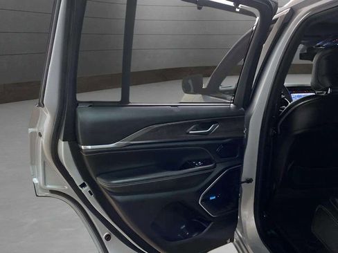 Used 2023 Jeep Grand Cherokee Overland w/ Luxury Tech Group IV image 71