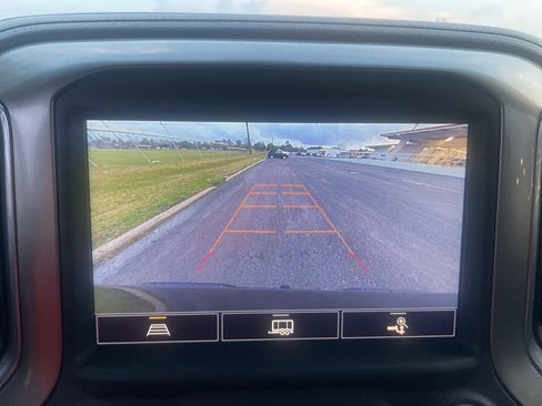 Used 2021 Chevrolet Silverado 1500 LT Trail Boss w/ Convenience Package II image 28