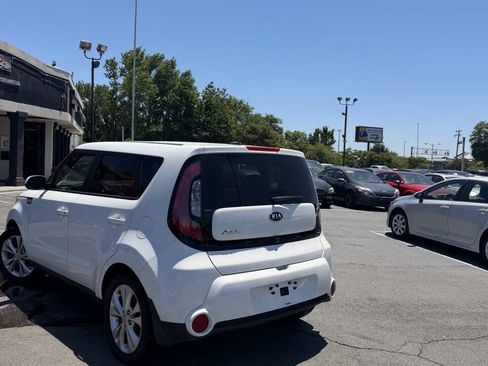 Used 2016 Kia Soul ! FWD image 18