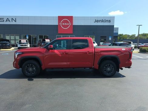 Used 2024 Toyota Tundra SR5 w/ SR5 Convenience Package AWD/4WD image 11