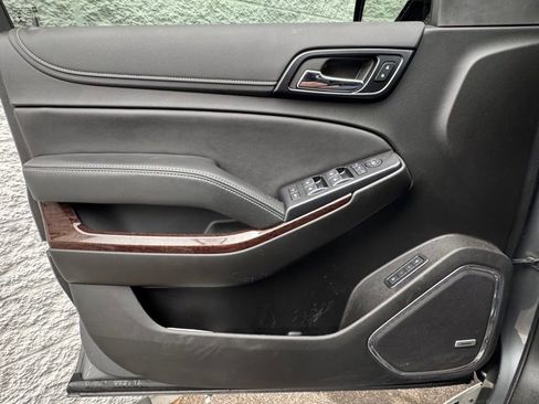 Used 2020 GMC Yukon XL SLT w/ Premium Edition image 23