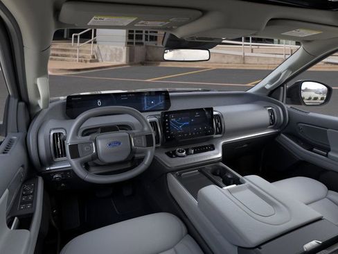 New 2025 Ford Expedition Active image 11