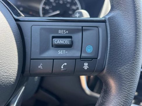 Used 2022 Nissan Rogue SV AWD/4WD image 32