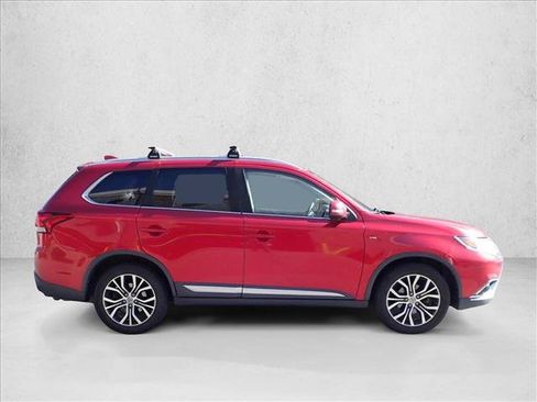Used 2018 Mitsubishi Outlander GT AWD/4WD image 9