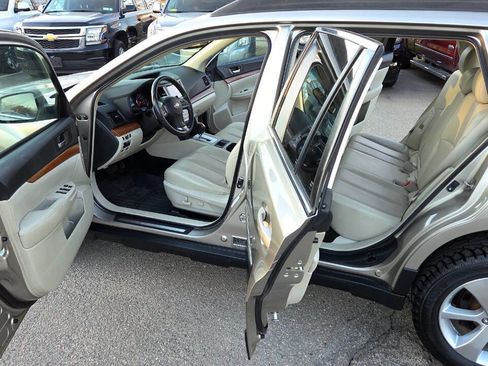 Used 2014 Subaru Outback 2.5i Limited image 25