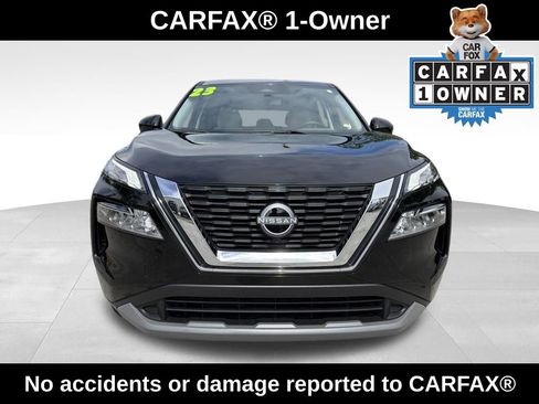 Used 2023 Nissan Rogue SV image 2