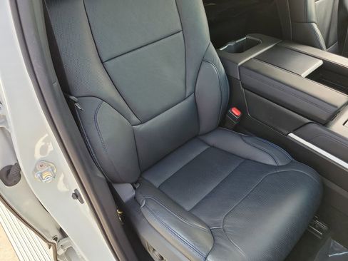 Used 2024 Toyota Tundra Platinum AWD/4WD image 20