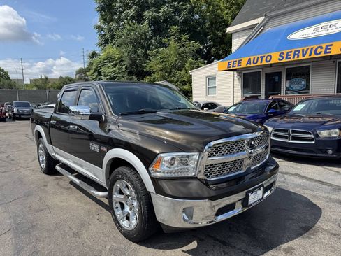 Used 2014 RAM 1500 Laramie w/ Convenience Group AWD/4WD image 2