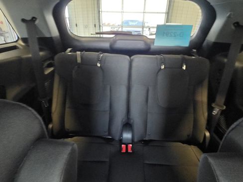 Used 2023 Ford Explorer XLT AWD/4WD image 15