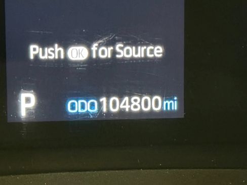 Used 2021 Toyota Sienna LE FWD image 12