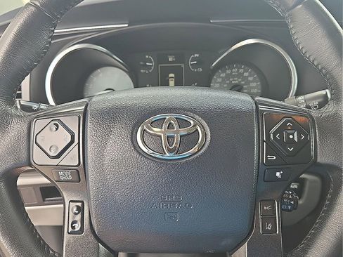 Used 2018 Toyota Sequoia SR5 image 19
