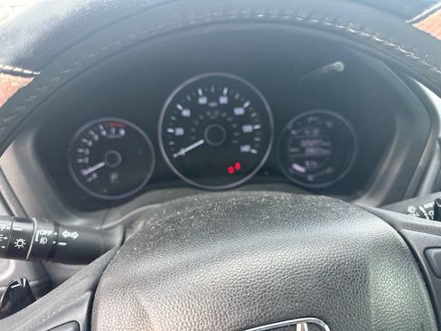 Used 2020 Honda HR-V Sport image 11