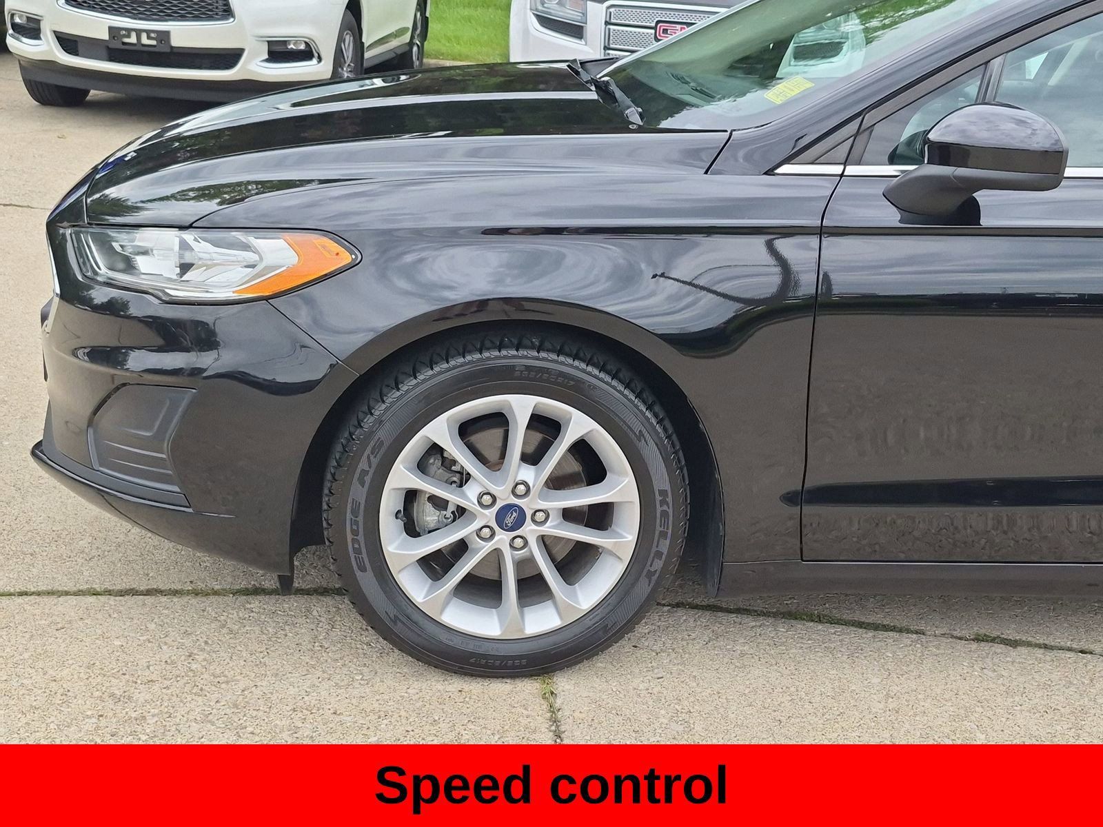 Used 2020 Ford Fusion SE FWD image 14