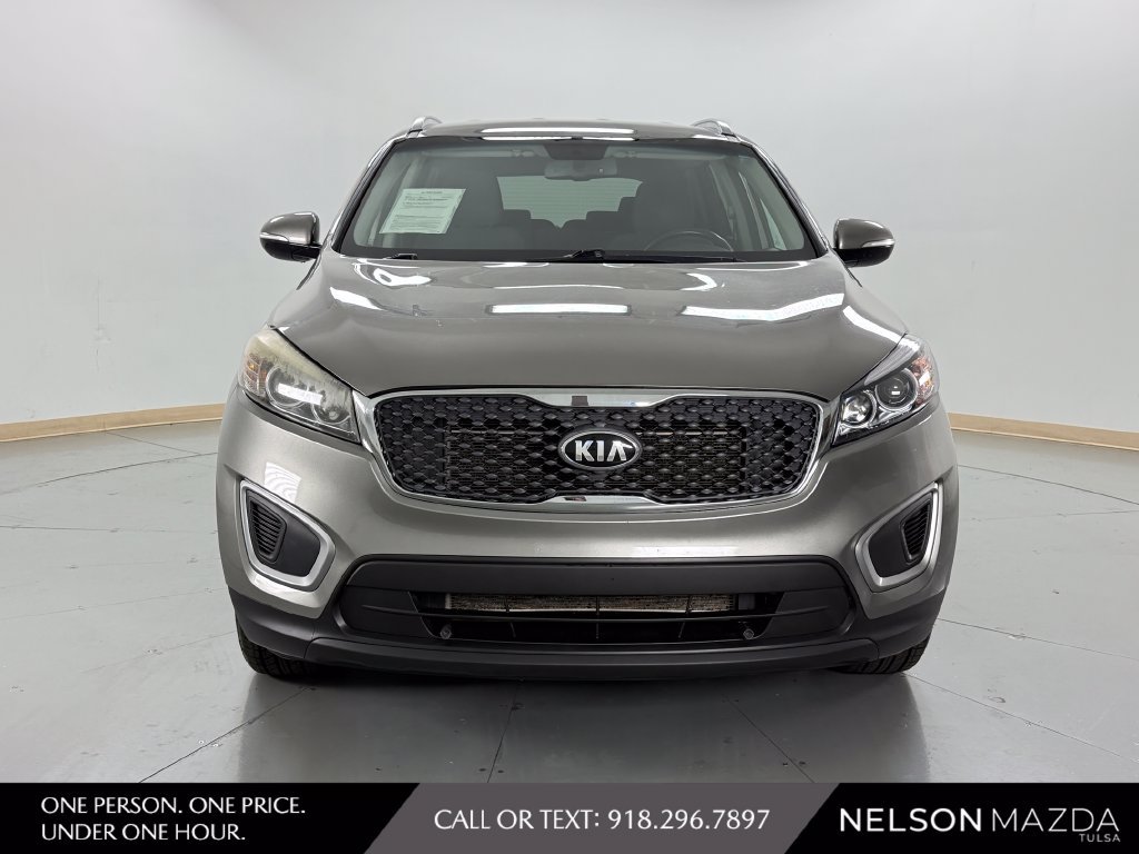 Used 2016 Kia Sorento FWD w/ LX Convenience Package image 2