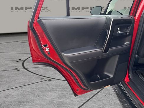 Used 2023 Toyota 4Runner TRD Off-Road Premium w/ Off Road Premium Plus Package AWD/4WD image 29