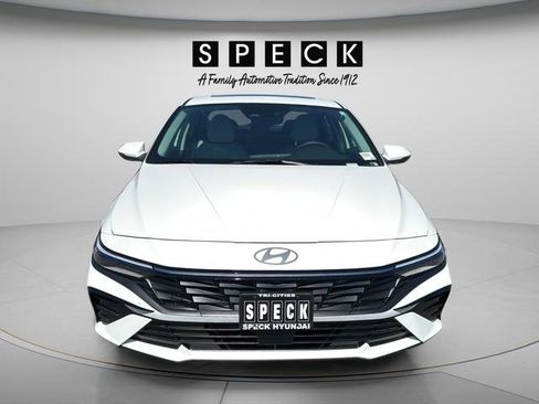 New 2026 Hyundai Elantra Limited FWD image 2