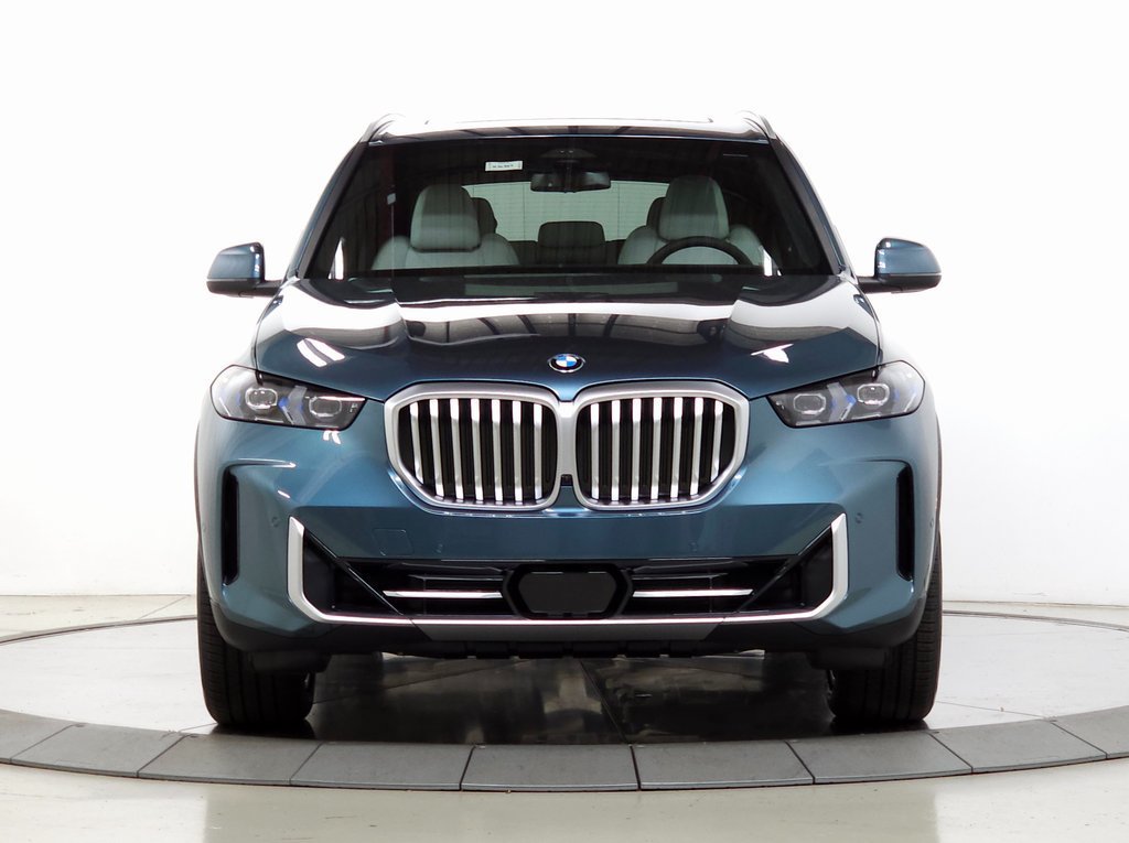 Used 2026 BMW X5 xDrive40i w/ Parking Assistance Package AWD/4WD image 2