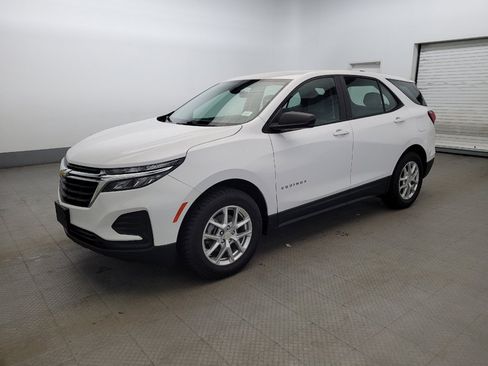 Used 2023 Chevrolet Equinox LS w/ LPO, Floor Liner Package FWD image 2